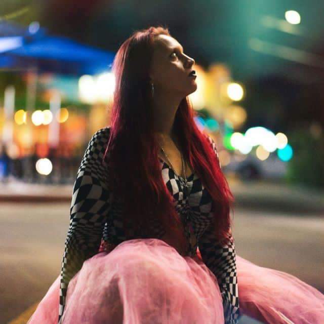 Starrgazzee modeling photograph 15 of 53