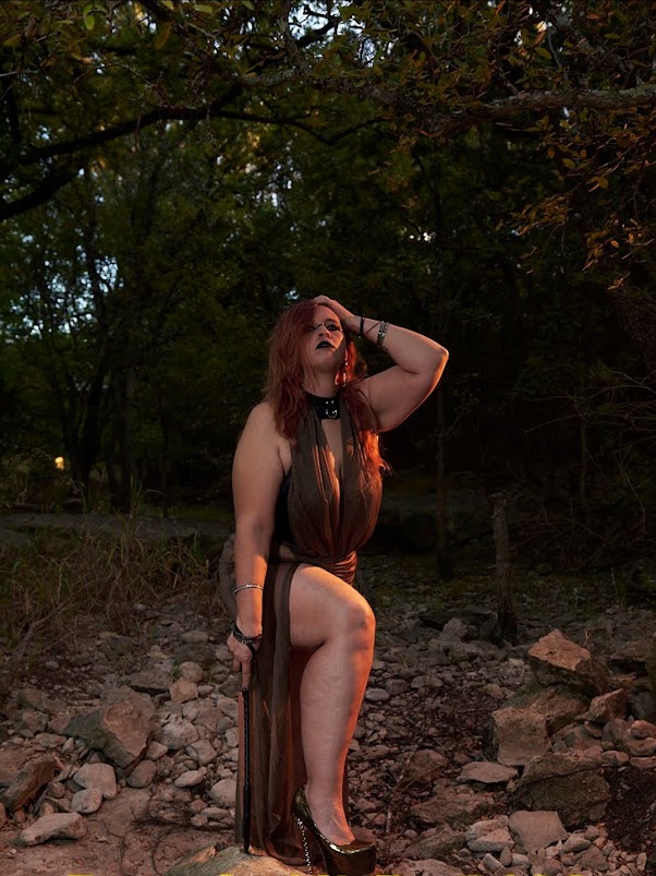 Starrgazzee modeling photograph 34 of 53