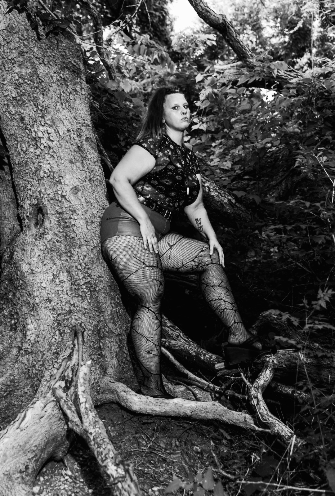 Starrgazzee modeling photograph 37 of 53